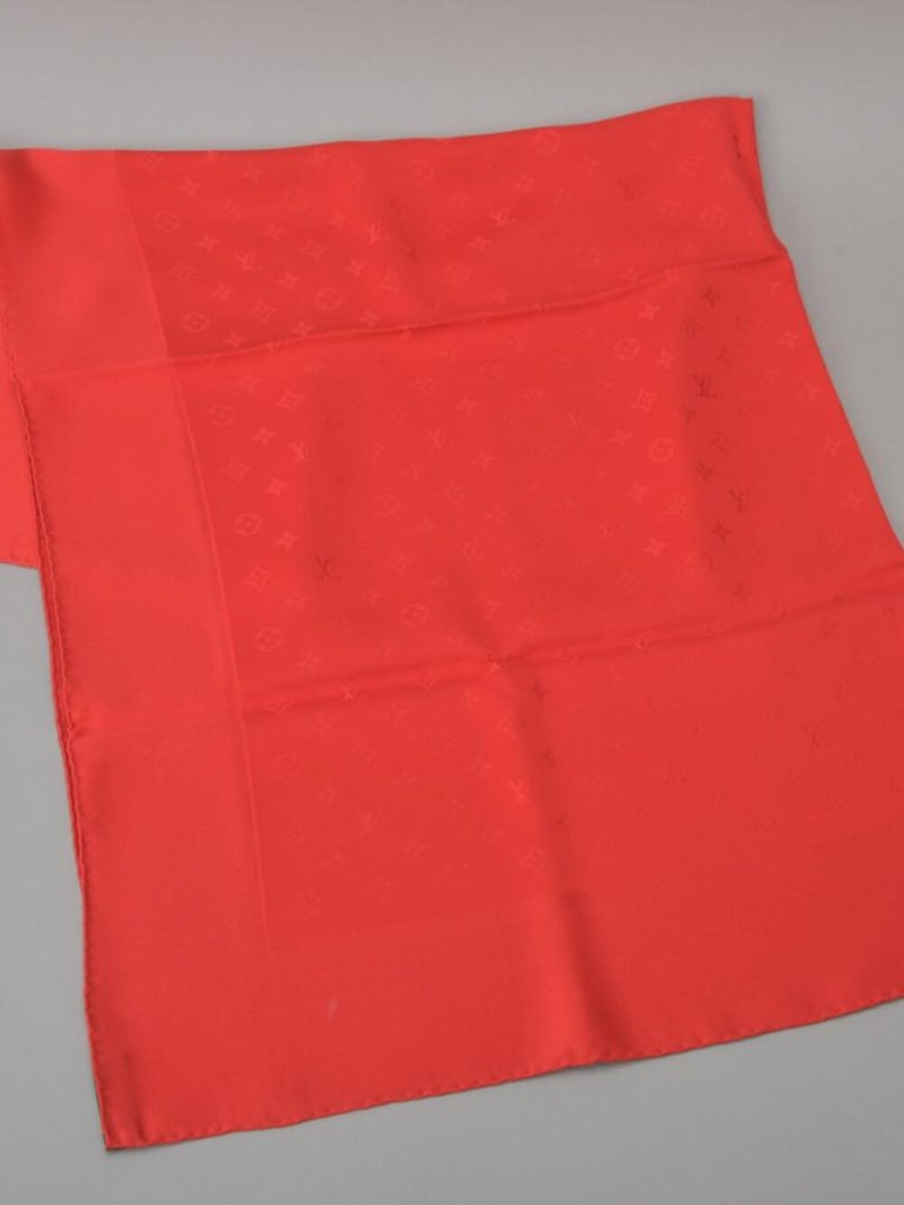 Louis Vuitton Monogram Scarf 85 Silk Red Shawl - Picture 3 of 9
